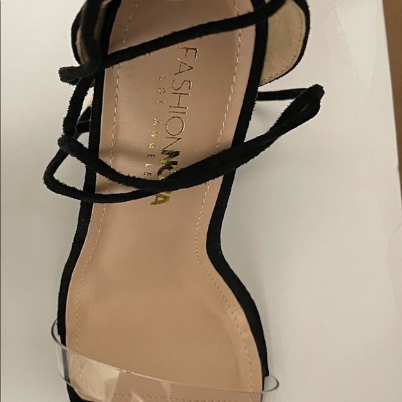 Heels - Picture 3 of 3